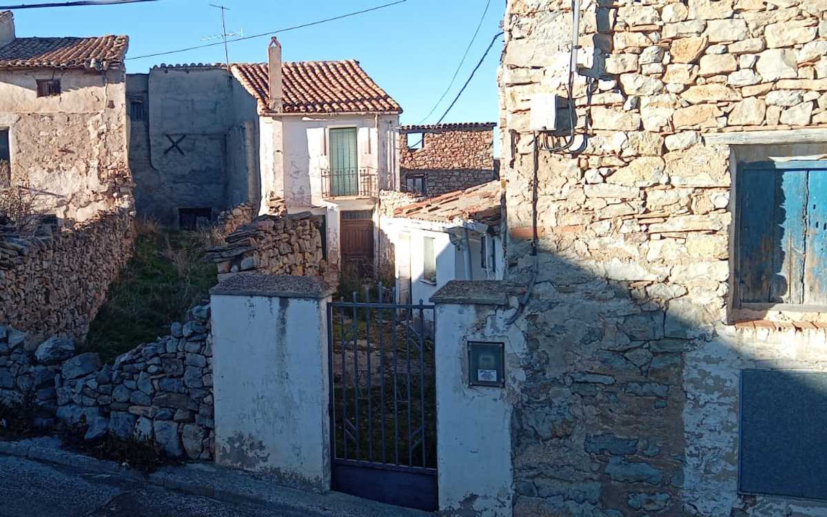 Casa de pueblo para renovar.