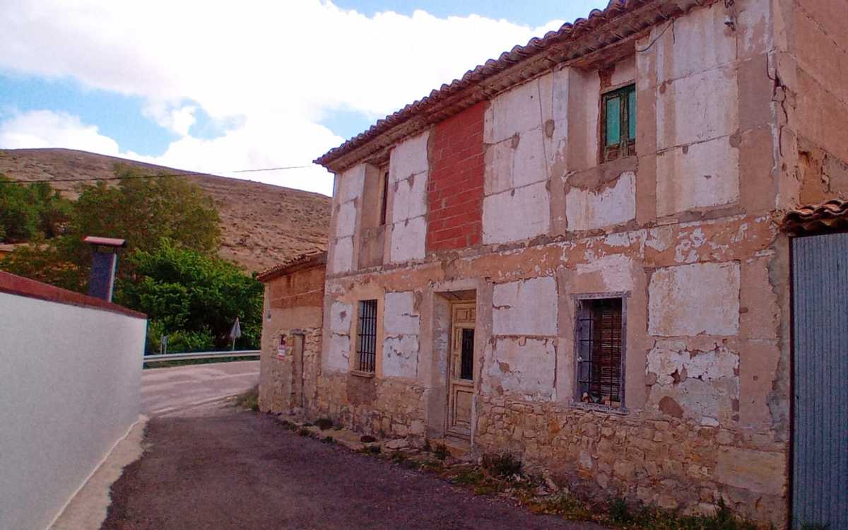 Detached house to be renovated