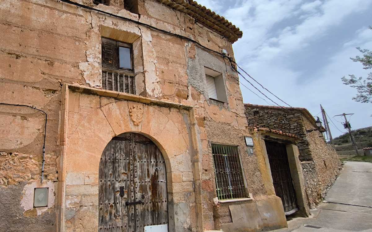 Preciosa y gran casa de pueblo para renovar