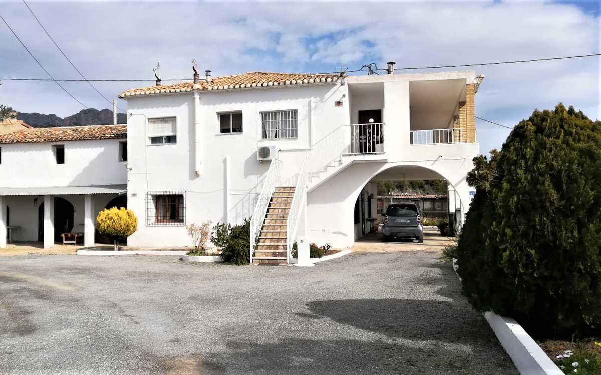 Finca on walking distance from the center of Altea