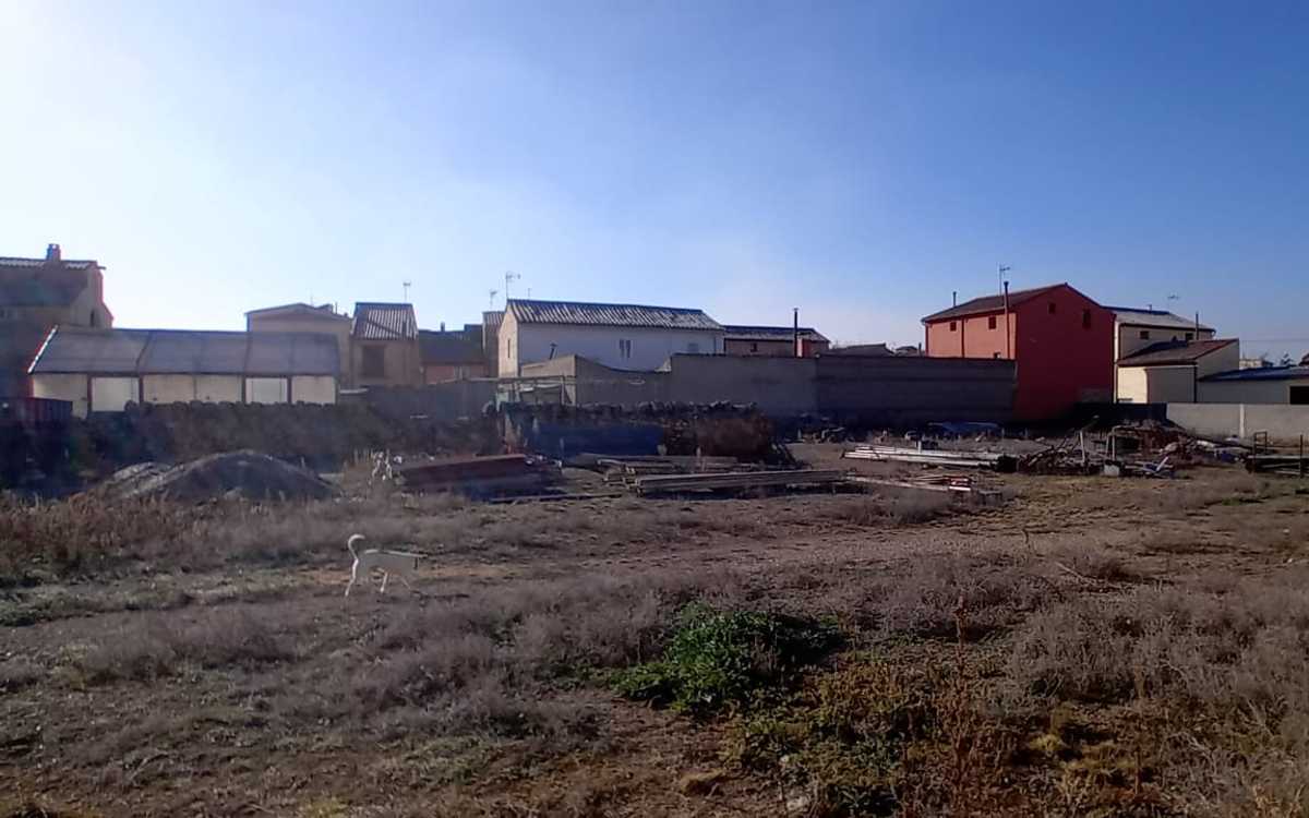 Terreno urbano en el centro del pueblo
